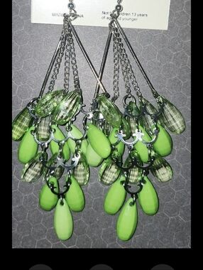 Green Dangle Teardrop Earrings - New